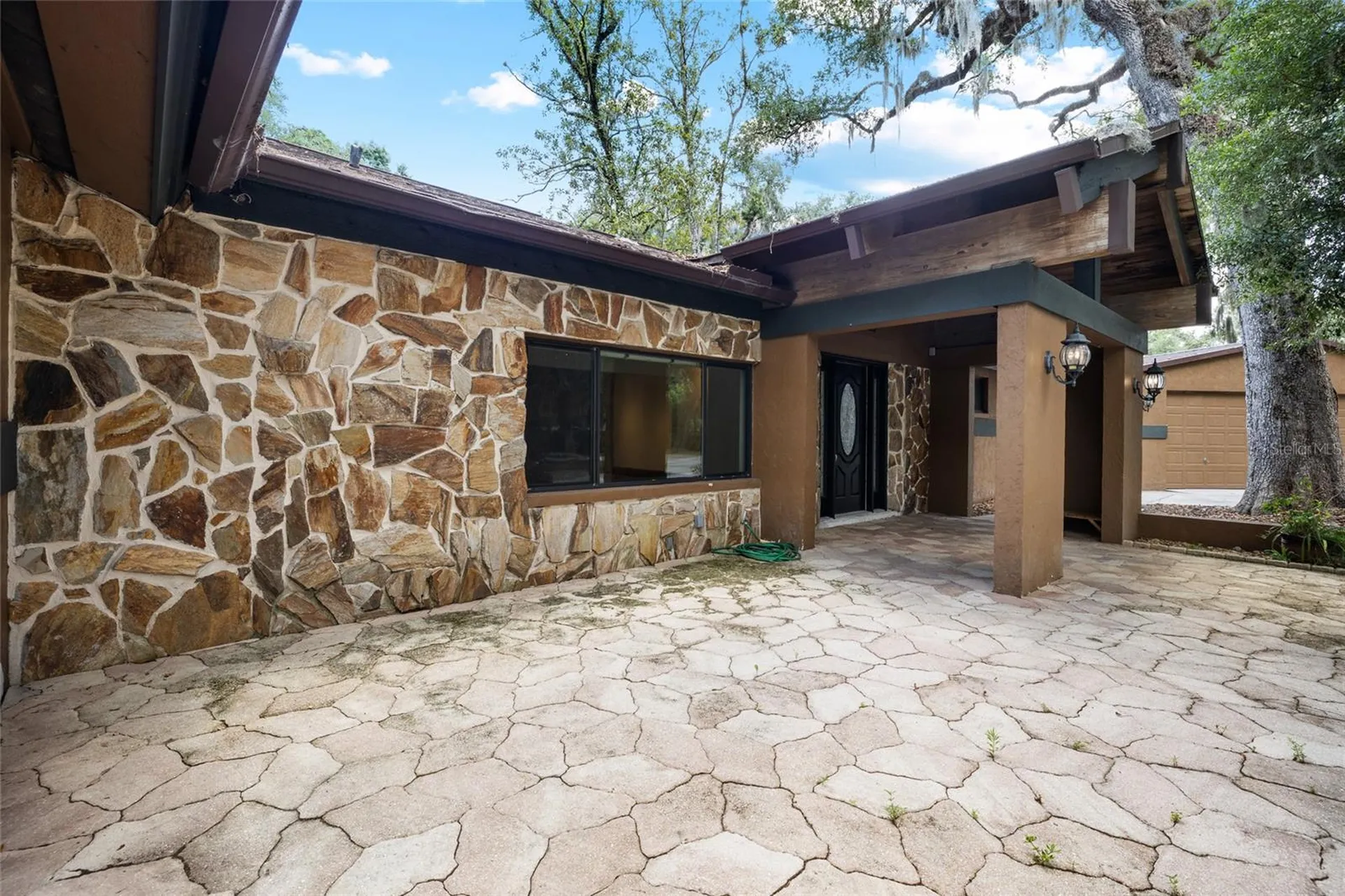 181 N Smokey Mountain Road Seffner FL 33584