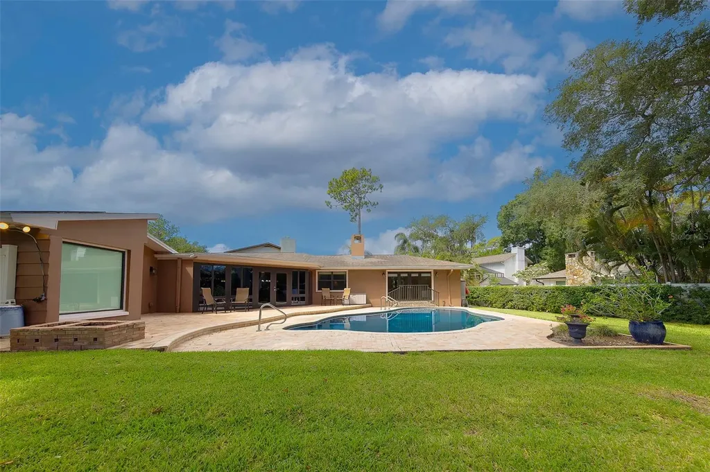 2943 Whisper Lane N Clearwater FL 33762