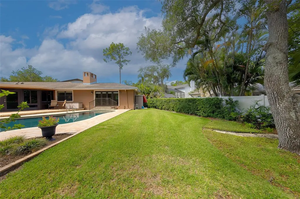 2943 Whisper Lane N Clearwater FL 33762
