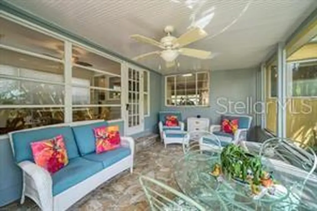 144 30th Avenue NE St Petersburg FL 33704