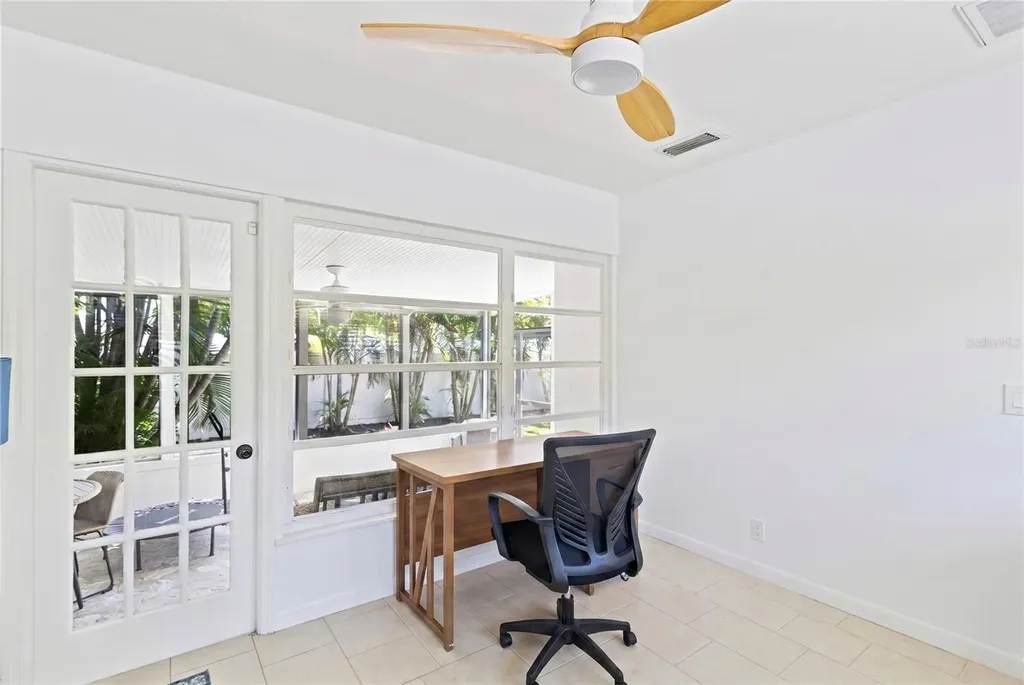 144 30th Avenue NE St Petersburg FL 33704