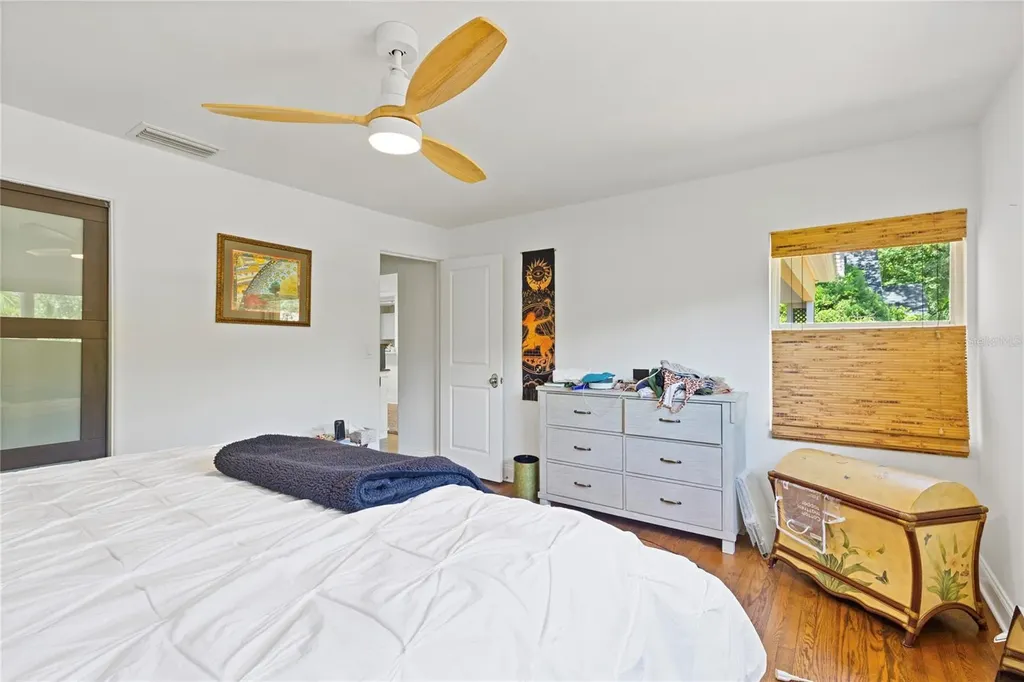 144 30th Avenue NE St Petersburg FL 33704
