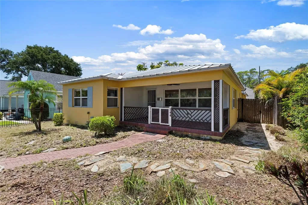 144 30th Avenue NE St Petersburg FL 33704