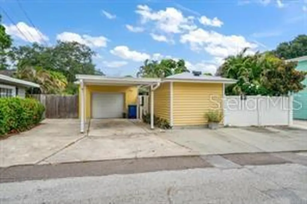 144 30th Avenue NE St Petersburg FL 33704