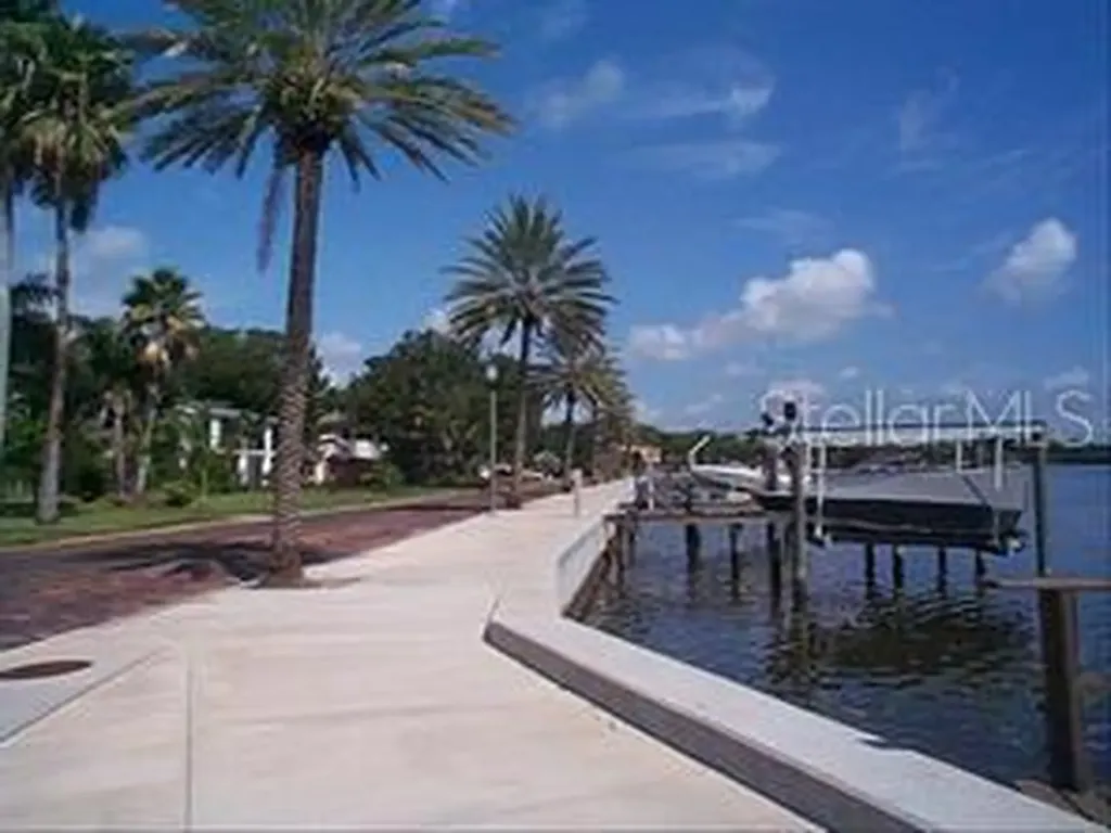 144 30th Avenue NE St Petersburg FL 33704