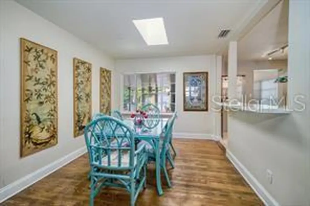 144 30th Avenue NE St Petersburg FL 33704