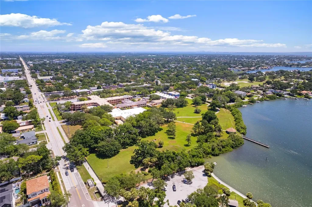 144 30th Avenue NE St Petersburg FL 33704