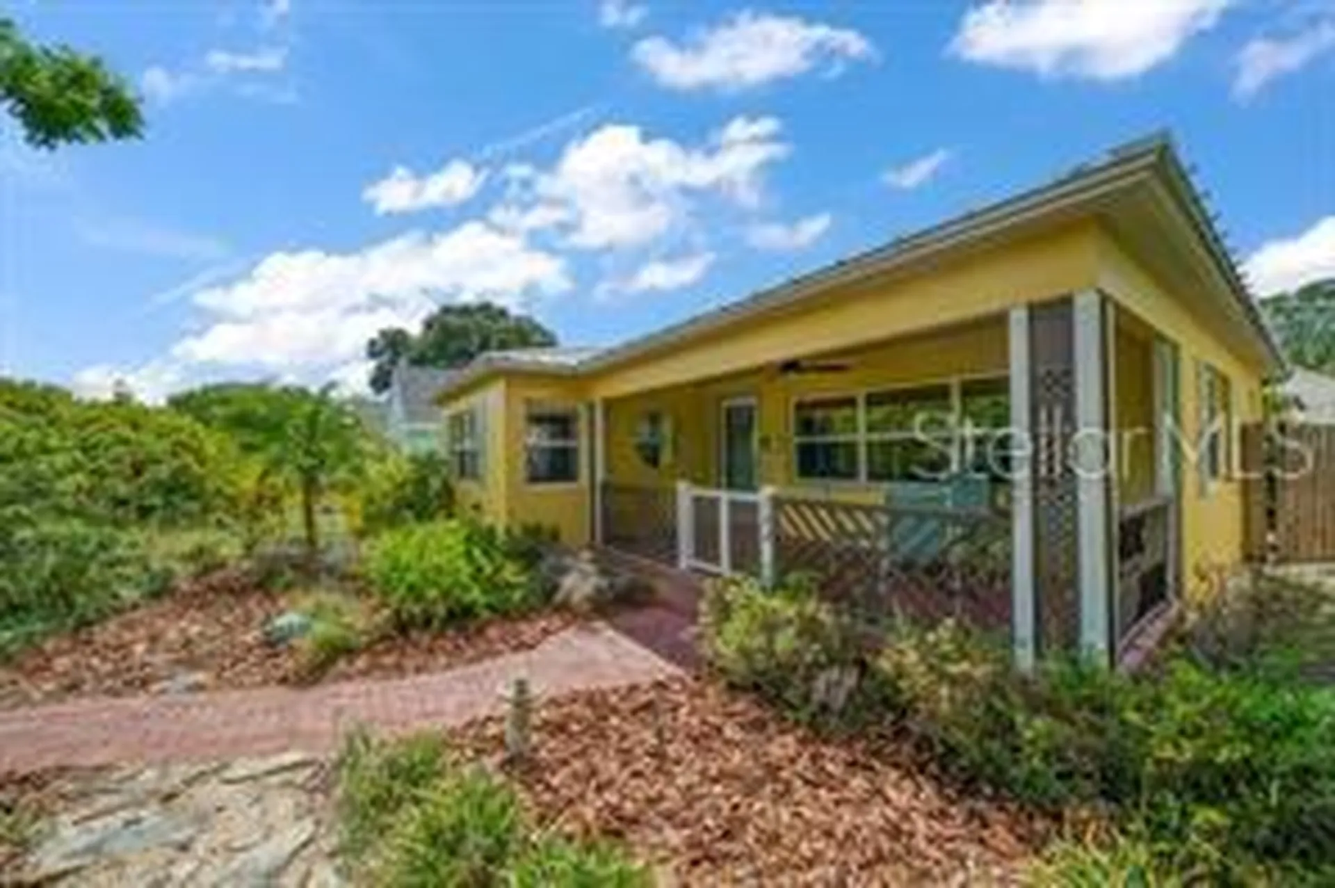 144 30th Avenue NE St Petersburg FL 33704