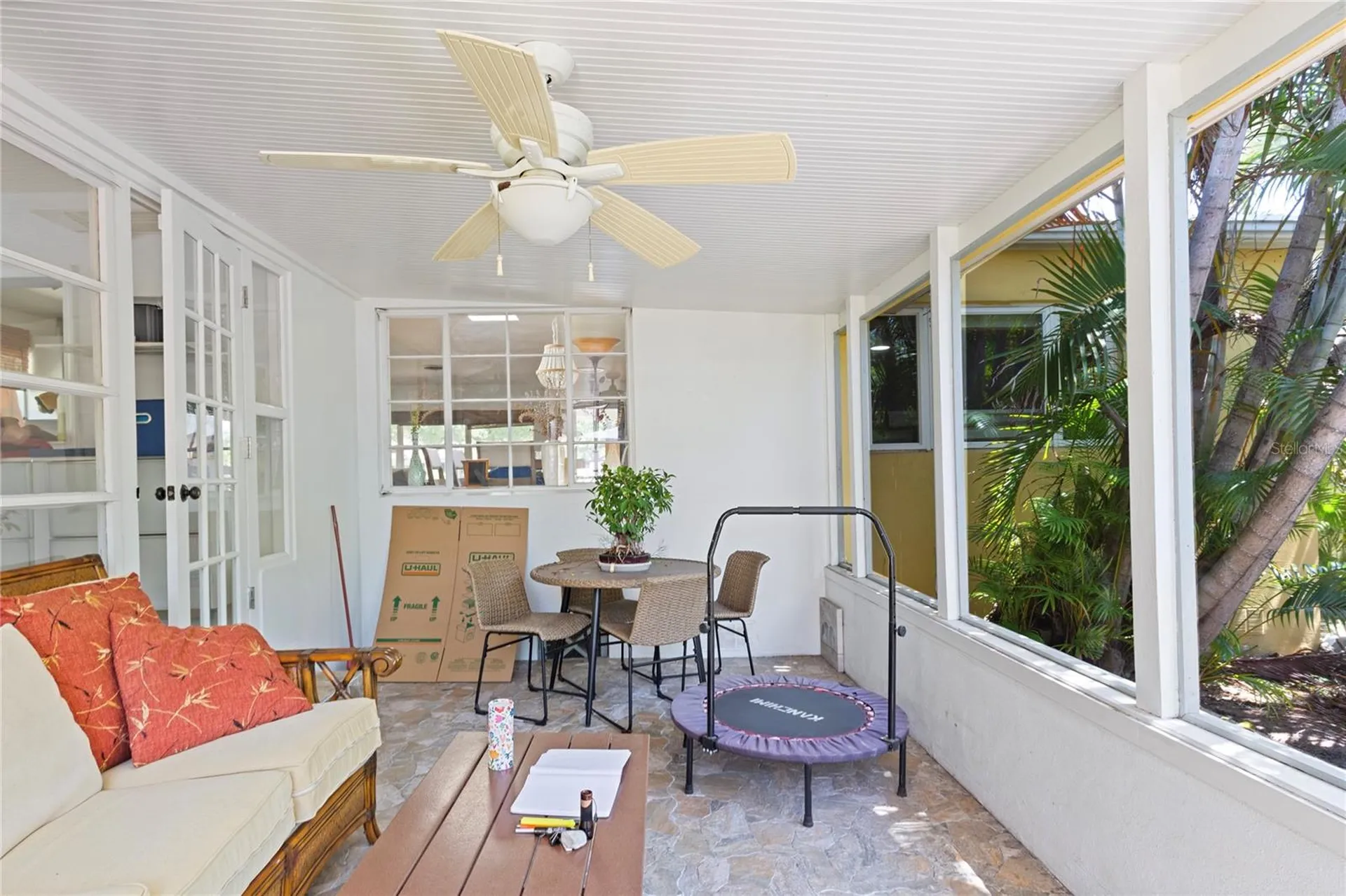 144 30th Avenue NE St Petersburg FL 33704