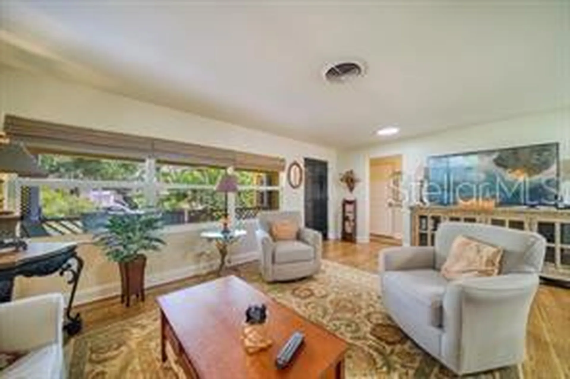 144 30th Avenue NE St Petersburg FL 33704