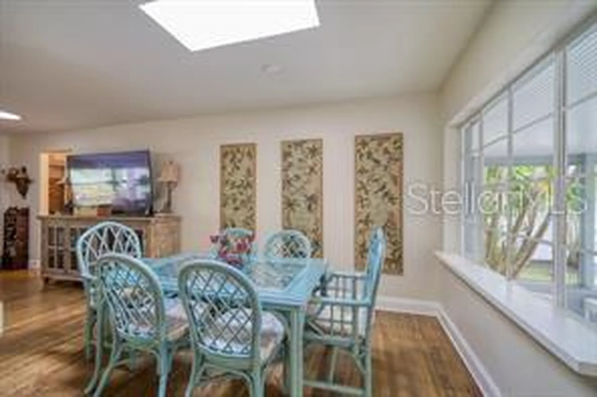 144 30th Avenue NE St Petersburg FL 33704