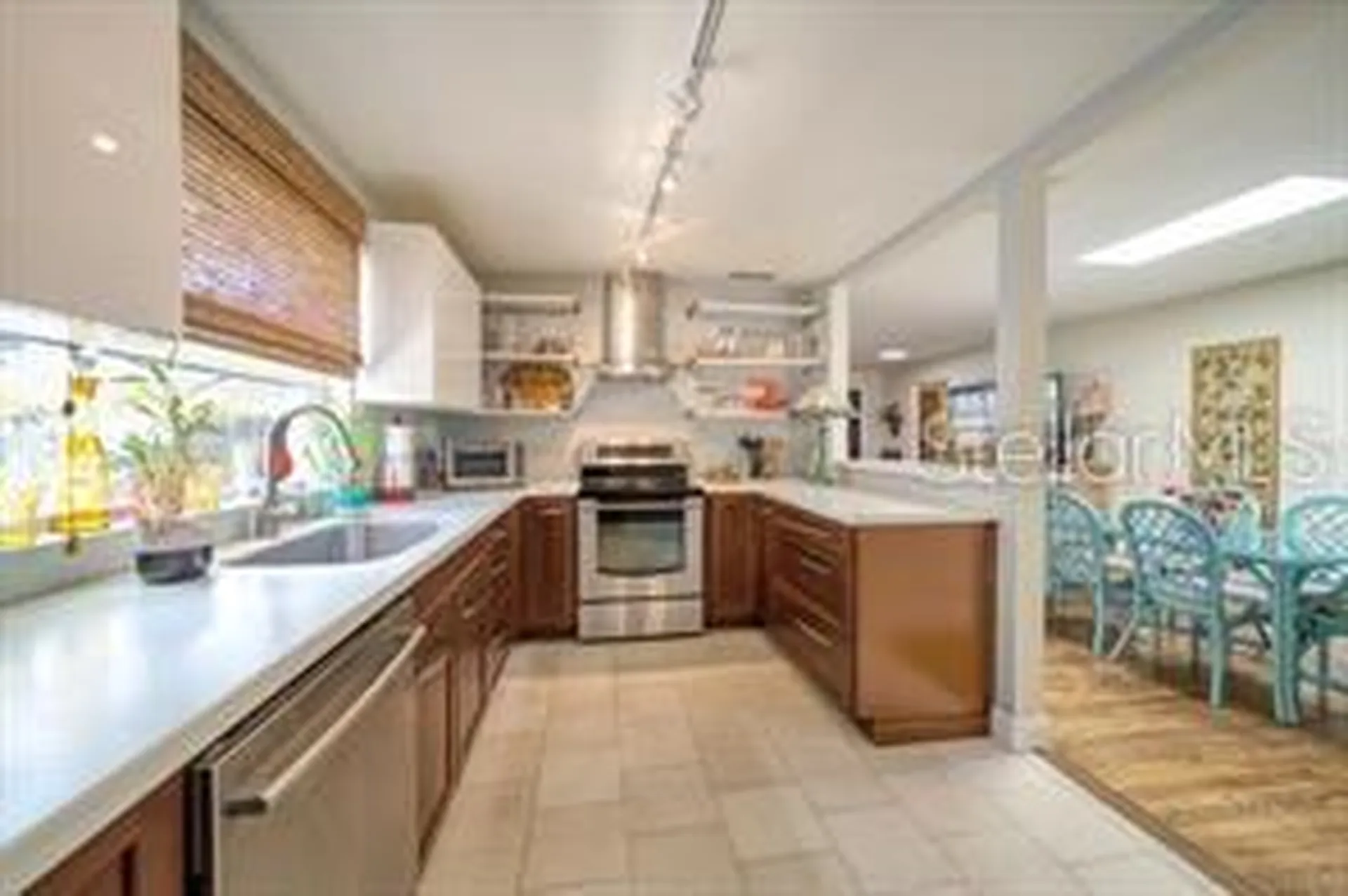 144 30th Avenue NE St Petersburg FL 33704