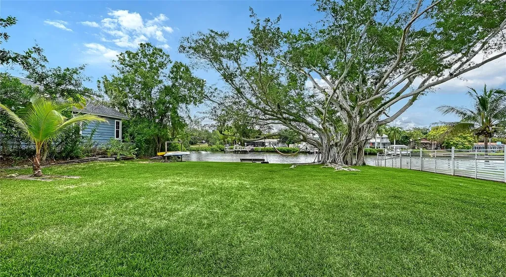 2103 Lusitania Drive Sarasota FL 34231