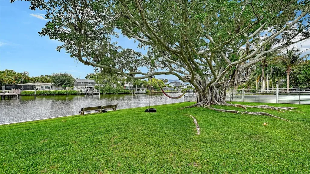 2103 Lusitania Drive Sarasota FL 34231