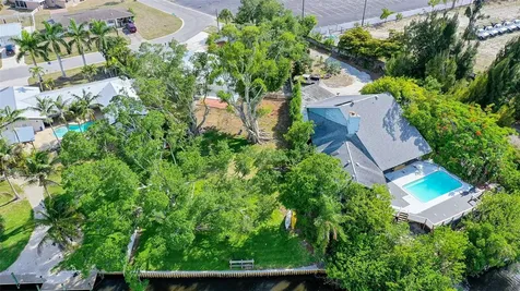 2103 Lusitania Drive Sarasota FL 34231