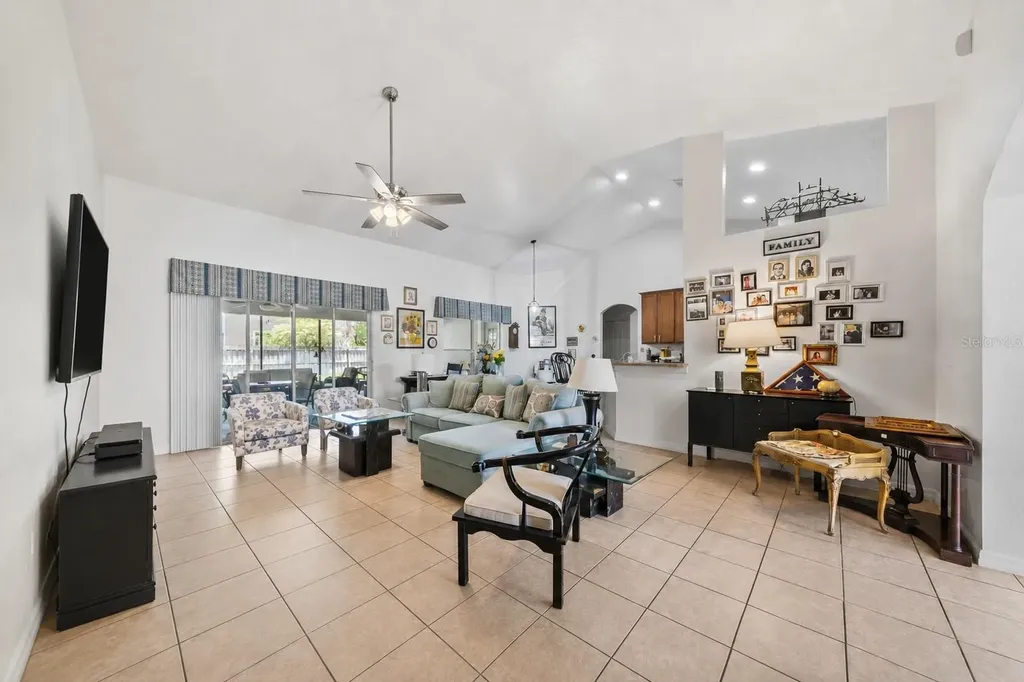 2651 Rambling Oaks Way Kissimmee FL 34746