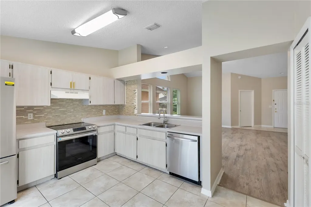 8821 Parliament Court Kissimmee FL 34747
