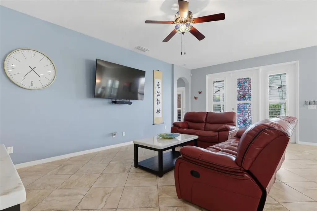 10645 Mistflower Lane Tampa FL 33647