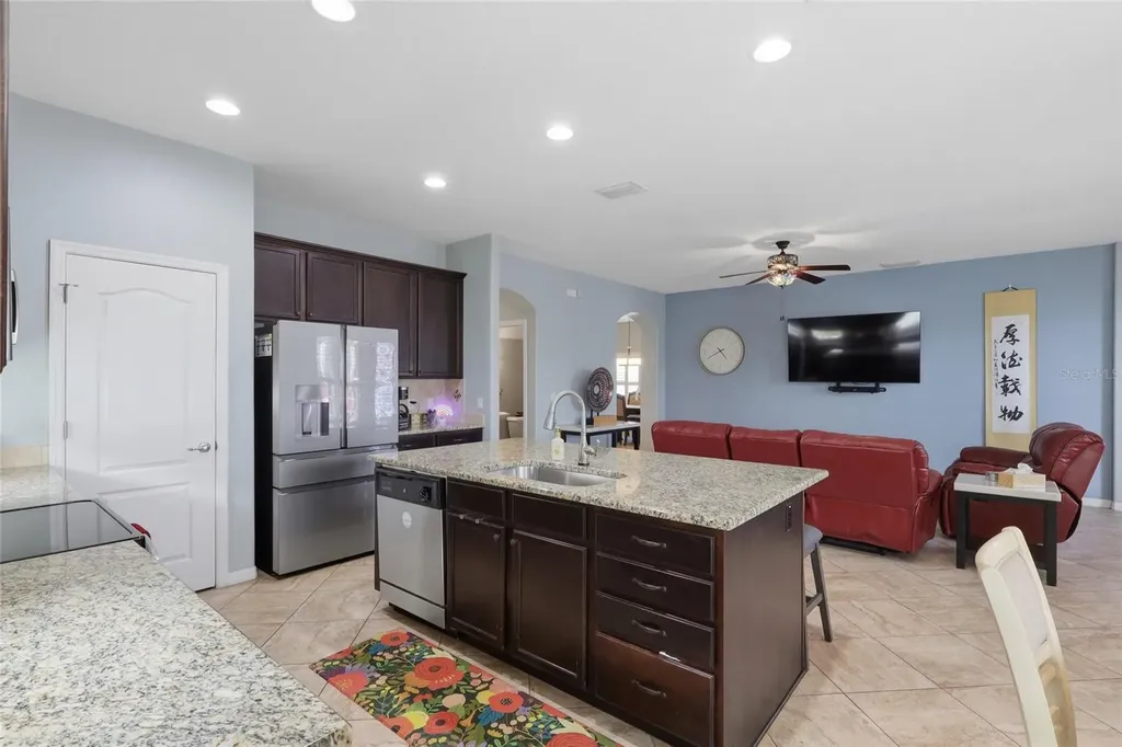 10645 Mistflower Lane Tampa FL 33647