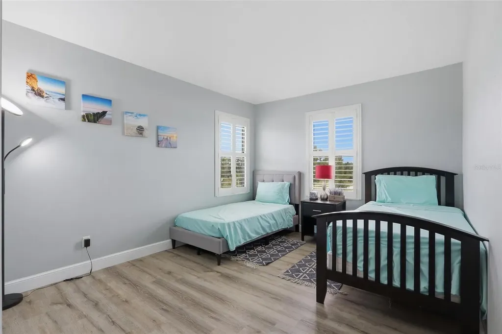 10645 Mistflower Lane Tampa FL 33647