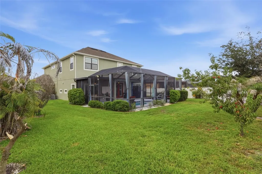 10645 Mistflower Lane Tampa FL 33647