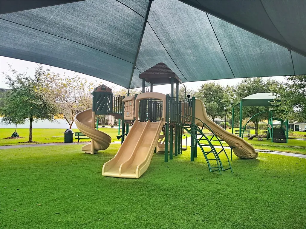 10645 Mistflower Lane Tampa FL 33647