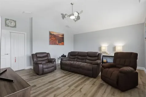 10645 Mistflower Lane Tampa FL 33647