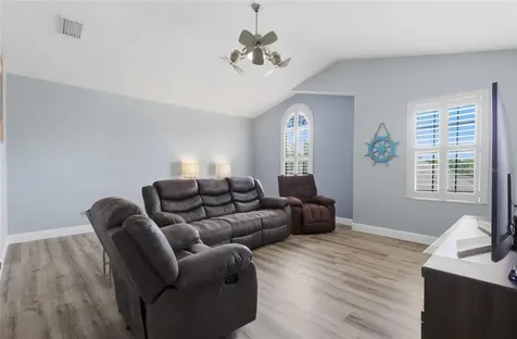 10645 Mistflower Lane Tampa FL 33647