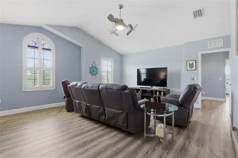 10645 Mistflower Lane Tampa FL 33647
