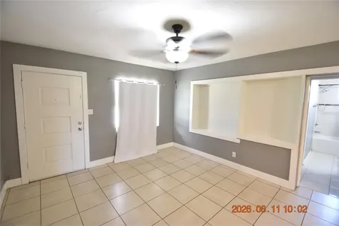 1906 E Bougainvillea Avenue Tampa FL 33612