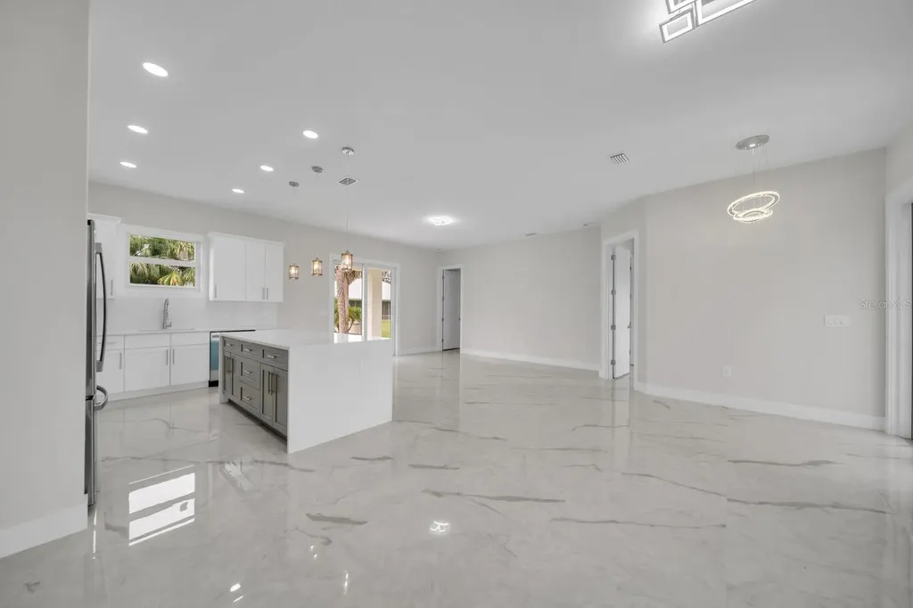 2715 10th Street W Lehigh Acres FL 33971