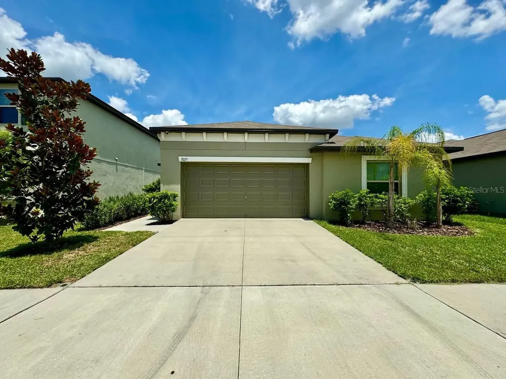 7025 King Creek Drive Sun City Center FL 33573