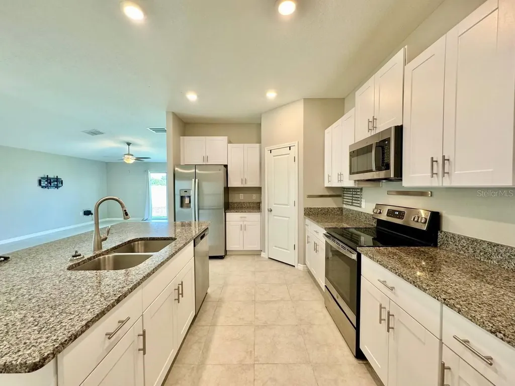 7025 King Creek Drive Sun City Center FL 33573