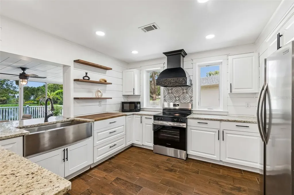 5114 Stonehaven Court Tampa FL 33624