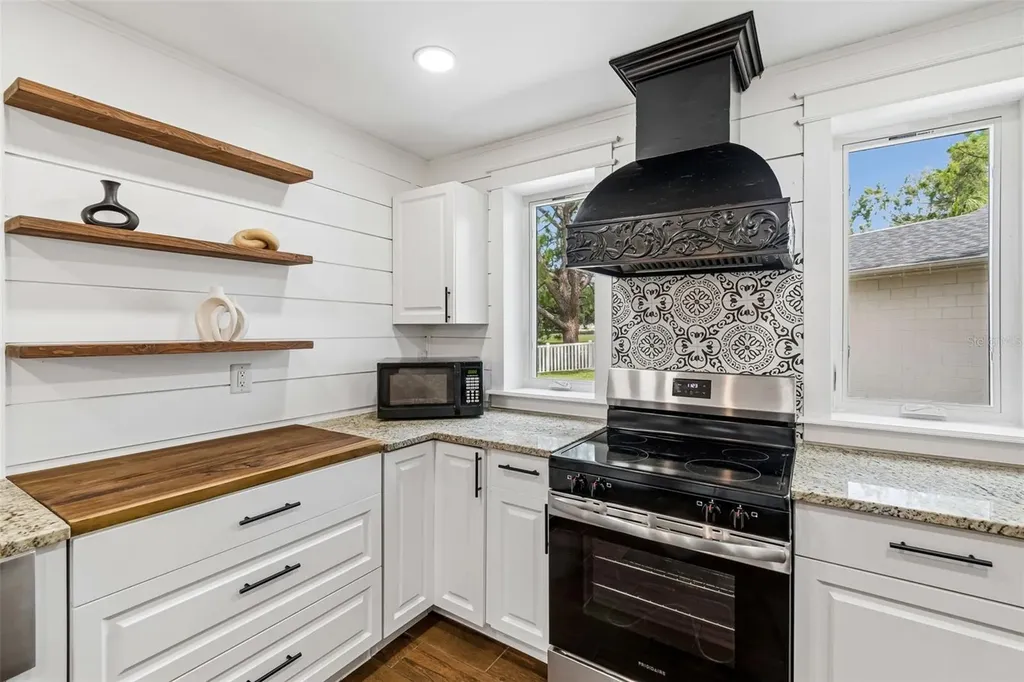 5114 Stonehaven Court Tampa FL 33624