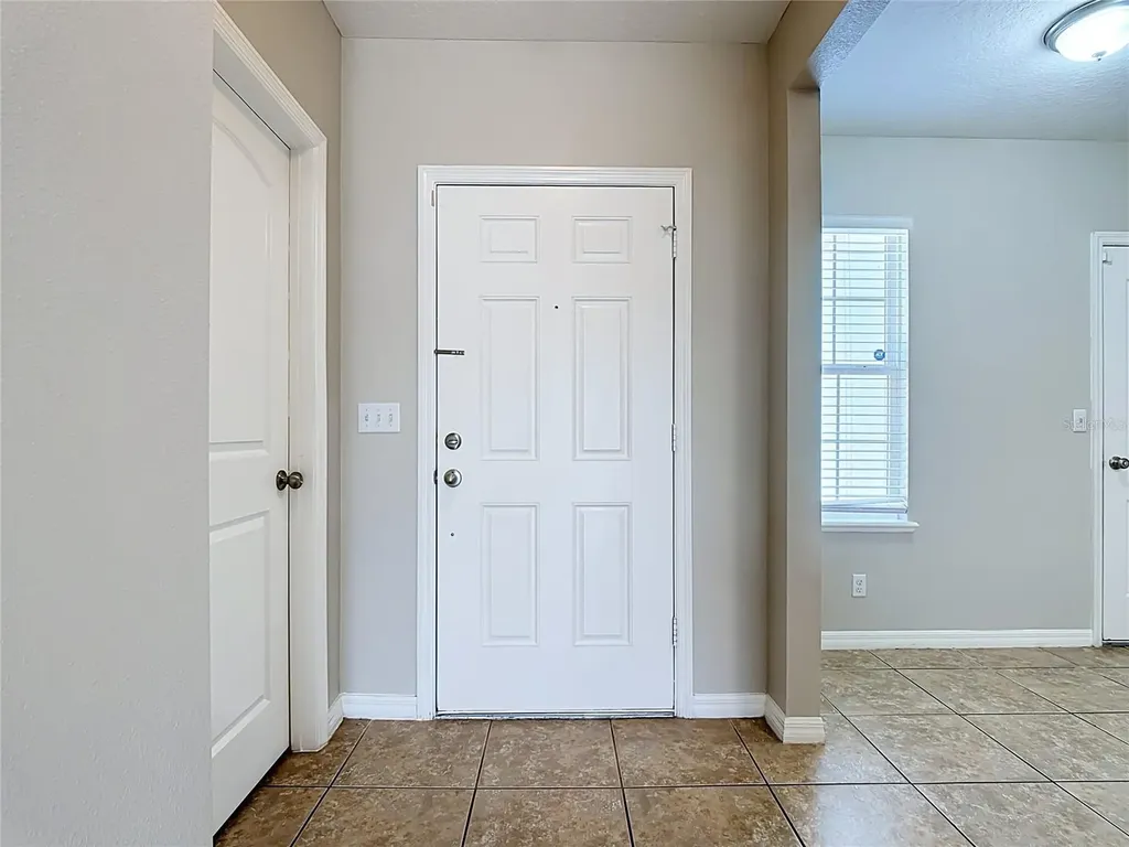 1562 Tamarind Road Davenport FL 33896