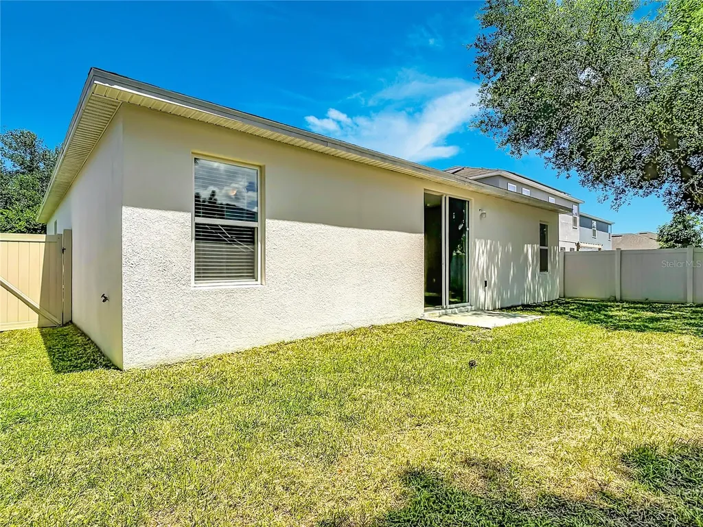 1562 Tamarind Road Davenport FL 33896