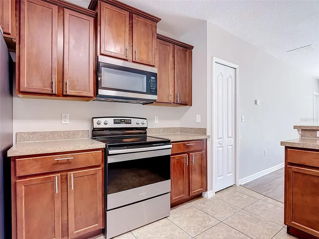 1562 Tamarind Road Davenport FL 33896
