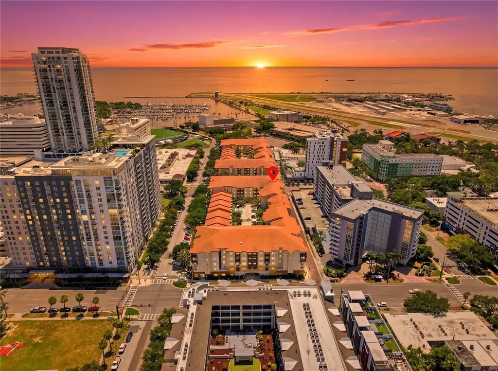 200 4th Avenue S St Petersburg FL 33701