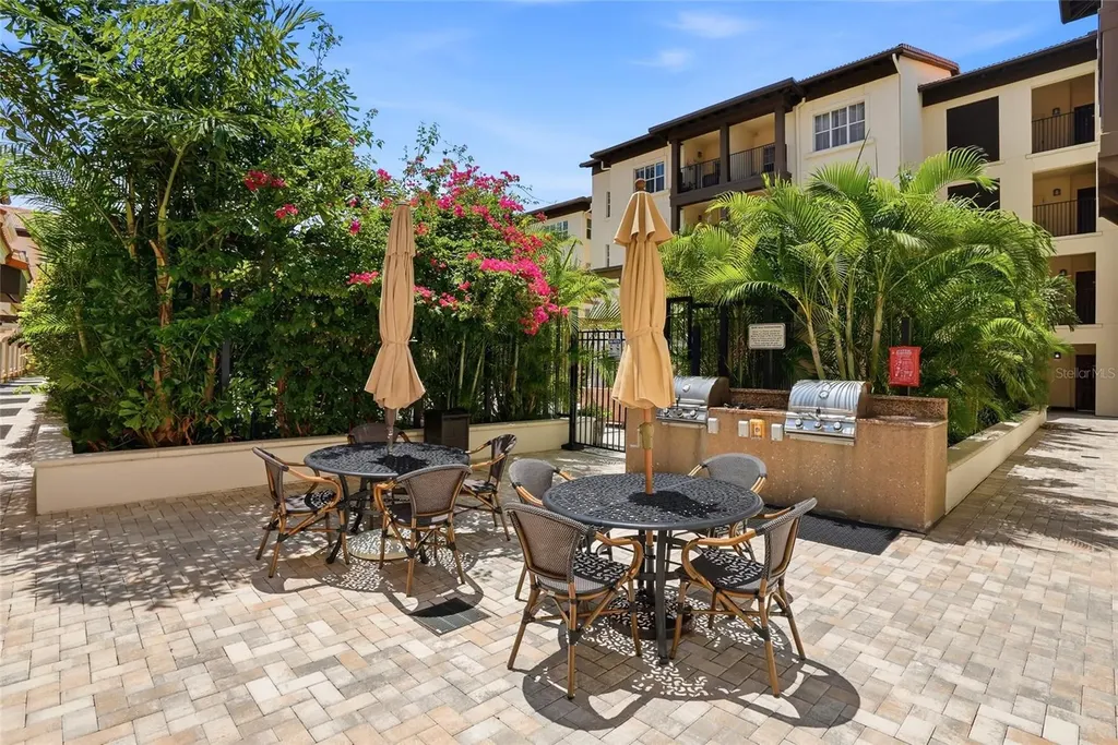 200 4th Avenue S St Petersburg FL 33701
