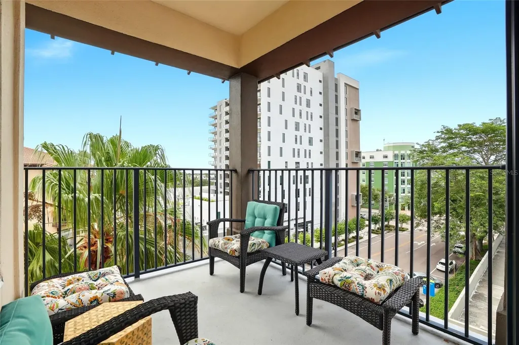 200 4th Avenue S St Petersburg FL 33701