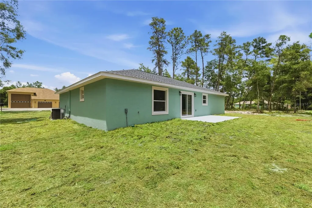 10 Bay Lane Ocklawaha FL 32179
