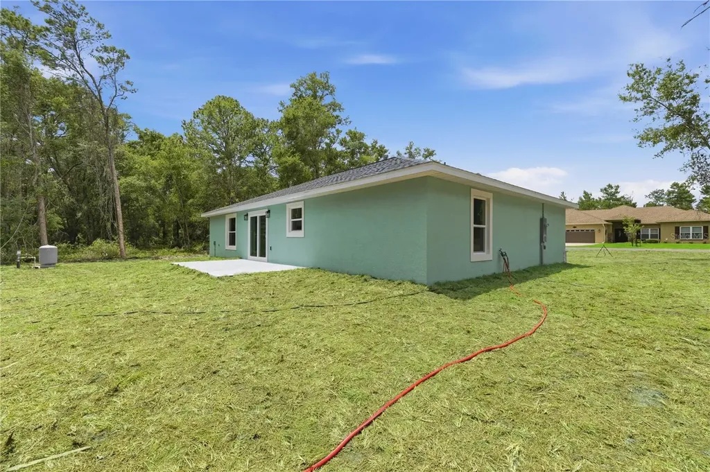 10 Bay Lane Ocklawaha FL 32179