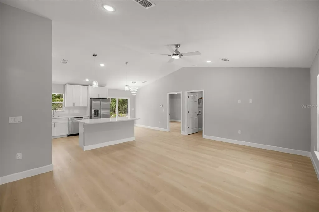 10 Bay Lane Ocklawaha FL 32179