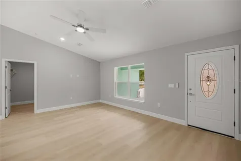10 Bay Lane Ocklawaha FL 32179