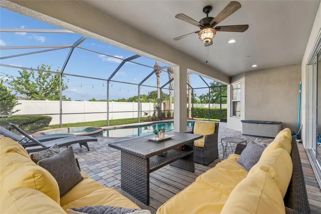 9323 Bella Vita Circle Land O Lakes FL 34637