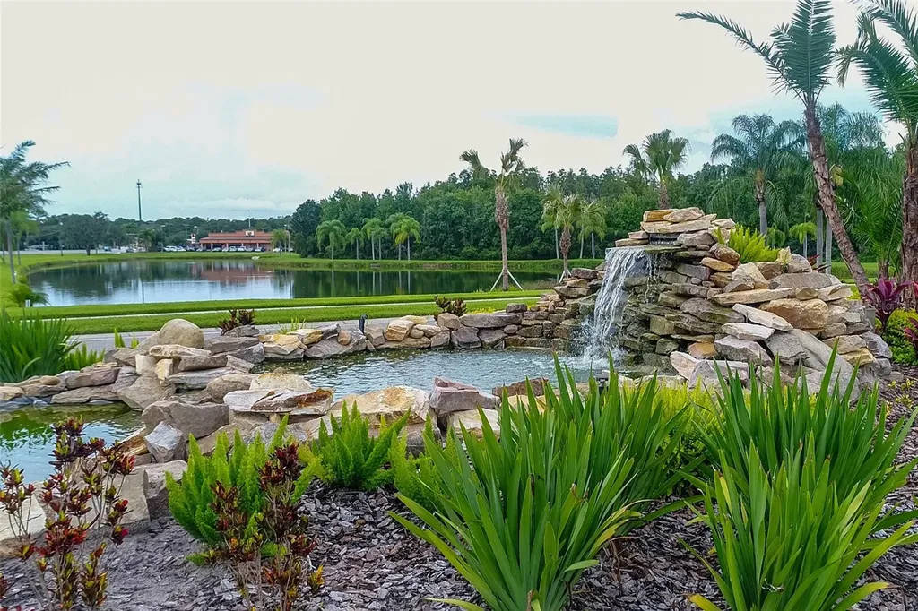 4325 Lynx Paw Trail Valrico FL 33596