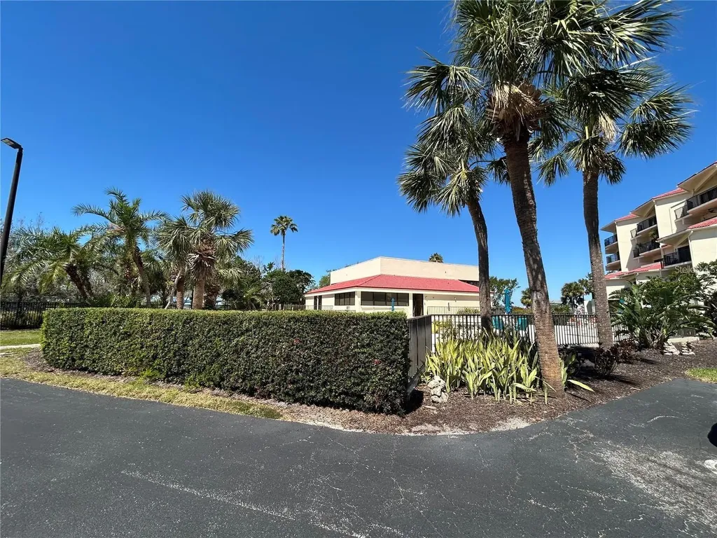 204 3rd Street W Bradenton FL 34205