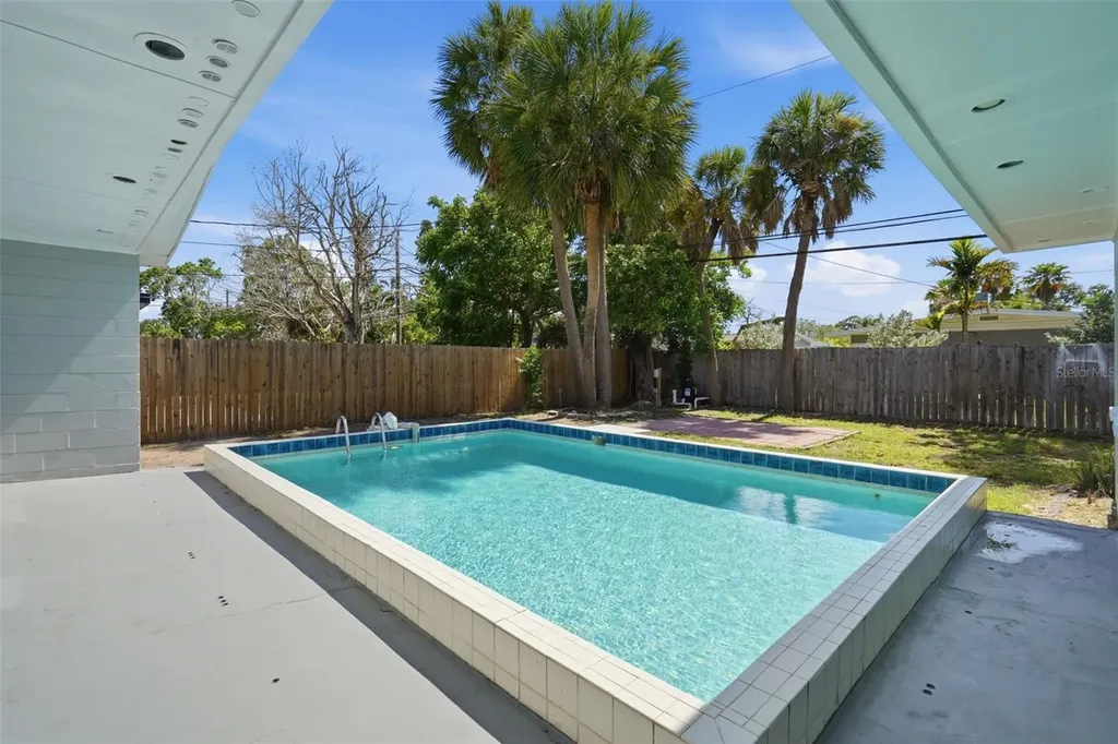 3934 Helena Street NE St Petersburg FL 33703