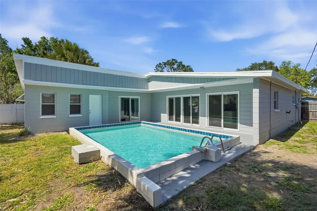 3934 Helena Street NE St Petersburg FL 33703